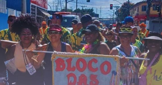 Bloco das Pretas leva multidão e bateria pesada para São Mateus