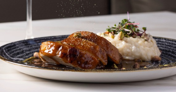 Cantaloup celebra o Natal com ceia assinada pelo chef Valdir