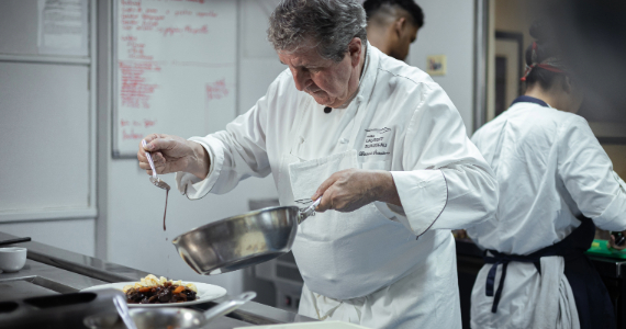 Brasserie Margaux promove jantar em seis tempos com chef Laurent Suaudeau Brasserie Margaux promove jantar em seis tempos com chef Laurent Suaudeau