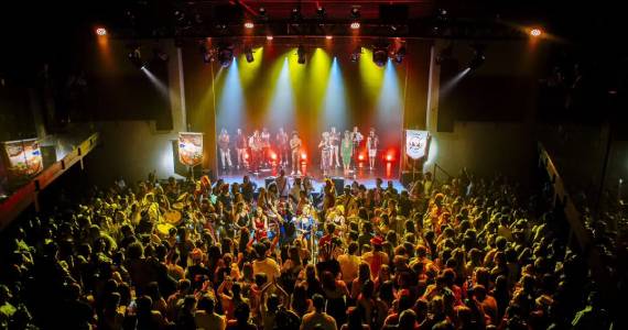 Confraria do Pasmado leva clássicos da MPB e mistura de ritmos em SP