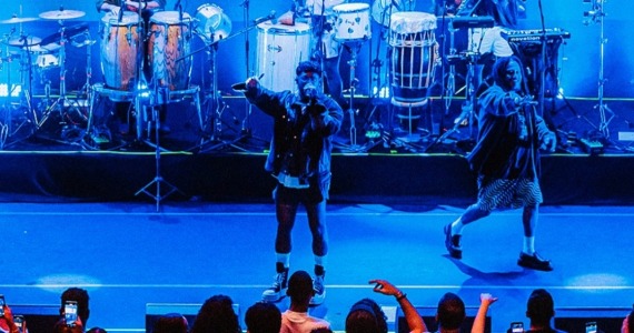 Criolo celebra 50 anos com show final da turnê em São Paulo