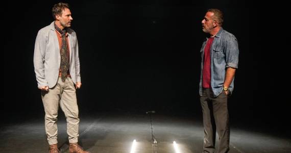 Peça Entre Irmãos em SP: Comédia Dramática no Teatro Viradalata