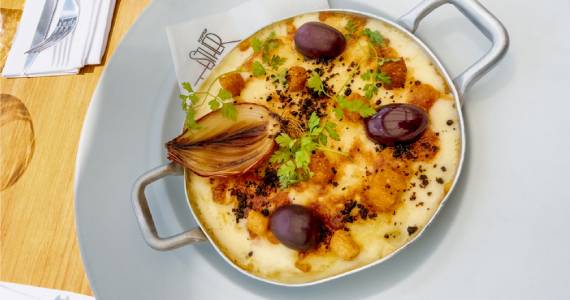 Páscoa no Edifício Esther: Cordeiro, Bacalhau e Vinhos Nacionais