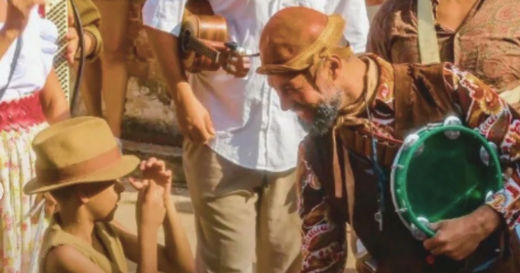 Festa de Rei leva cortejo e brincadeiras ao Centro Cultural Olido