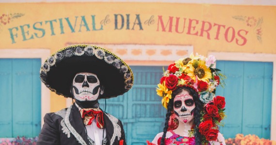 Festival Día de Muertos transforma o Memorial em celebração mexicana