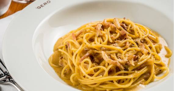 Gero Itaim Executa Carbonara Clássico na Alta Gastronomia de SP