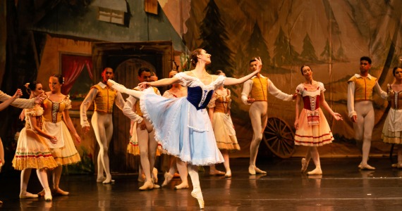 Giselle emociona em temporada no Teatro J. Safra