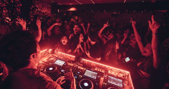 Heavy House celebra oito anos com show inédito de Danny Krivit 