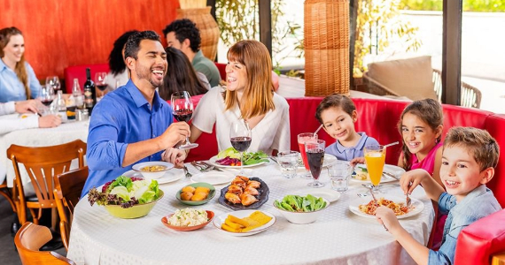 Dia dos Pais: No Di Paolo, pais ganham vinho na compra da Sequência Tradicional ou de Grelhados