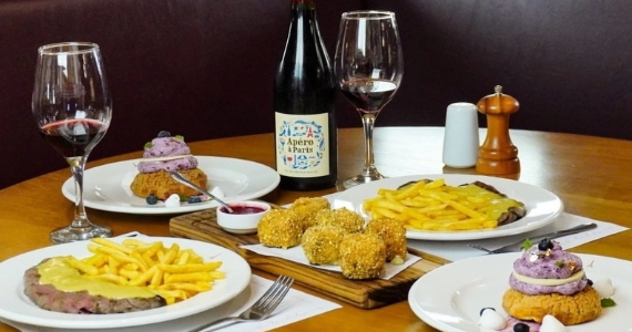 L'Entrecôte Paris - Unidade Jardins celebra o amor com menus românticos e brindes exclusivos