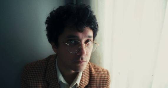 Acústico Phill Veras traz show intimista e sereno no Blue Note SP