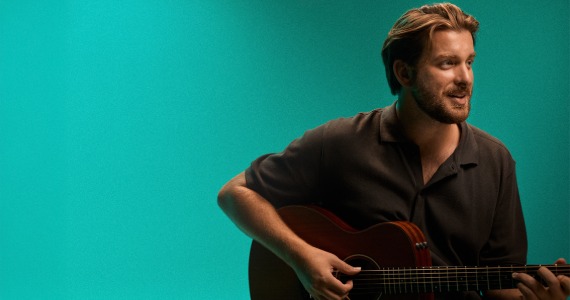 Tiago Nacarato celebra laços com o Brasil em nova turnê Tiago Nacarato celebra laços com o Brasil em nova turnê