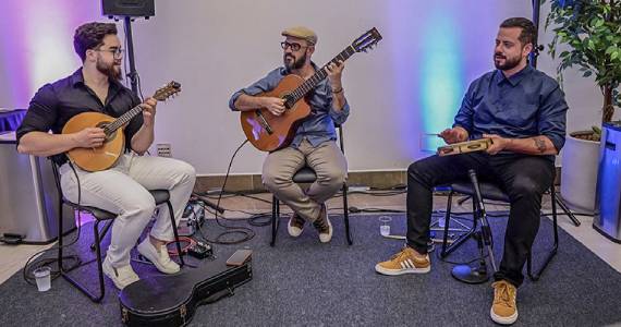 Trio Itá se apresenta com junção dos ricos ritmos brasileiros