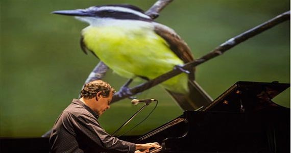 Fábio Caramuru em EcoMúsica Conversas de um Piano com a Fauna Brasileira no Auditório Ibirapuera Eventos BaresSP 570x300 imagem