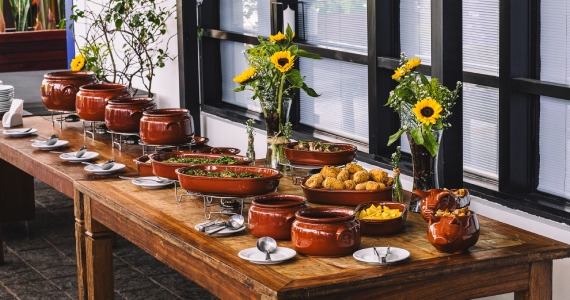 Feijoada com Samba na Varanda aos sábados no Blue Note Eventos BaresSP 570x300 imagem