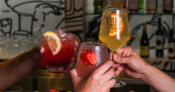 Ibis Morumbi oferece happy hour com promoção 2 por 1 em bebidas