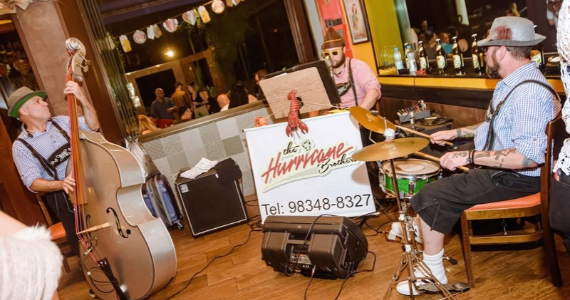 Oktoberfest in Bar chega à 13ª edição com cervejas alemãs, pratos típicos e música ao vivo