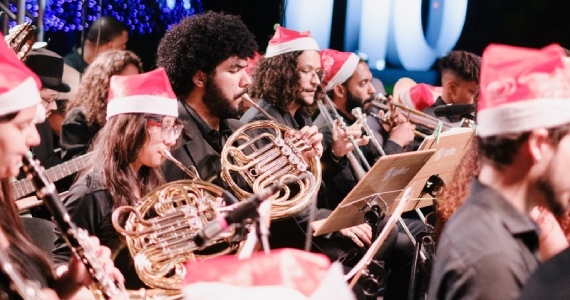 Concerto da Orquestra Furiosa e do Grupo De Tudo Se Faz Canção no Parque Ibirapuera