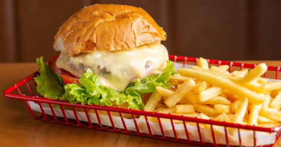 Dia do Hambúrguer no Restaurante Rendez-Vous