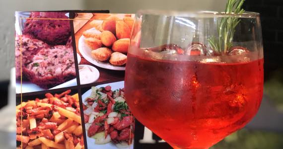 Joaquinas’s Bar oferece promoções para os clientes