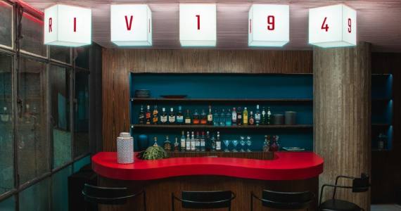 Riviera Bar oferece boa gastronomia e carta de drinks no Centro