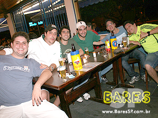 Noite animada na Cervejaria Luiz Fernandes Noite animada na Cervejaria Luiz Fernandes