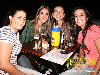 Noite animada na Cervejaria Luiz Fernandes Noite animada na Cervejaria Luiz Fernandes