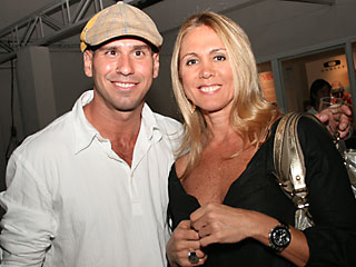 Oakley realiza festa de lançamento da coleção verão 2009 no Traffô