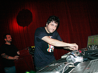 'It's Alive vs Tranqueira Baixaria' no Vegas, na Augusta