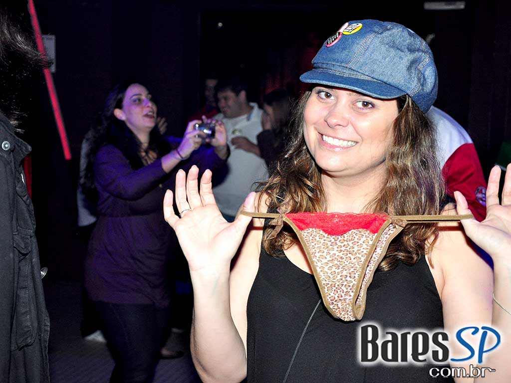 Trash 80's comemora 8 anos com super festa na The Week Trash 80's comemora 8 anos com super festa na The Week