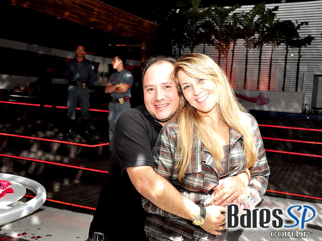 Trash 80's comemora 8 anos com super festa na The Week Trash 80's comemora 8 anos com super festa na The Week