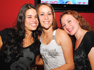 Pagode com grupos Bom D + e Nossa Batucada