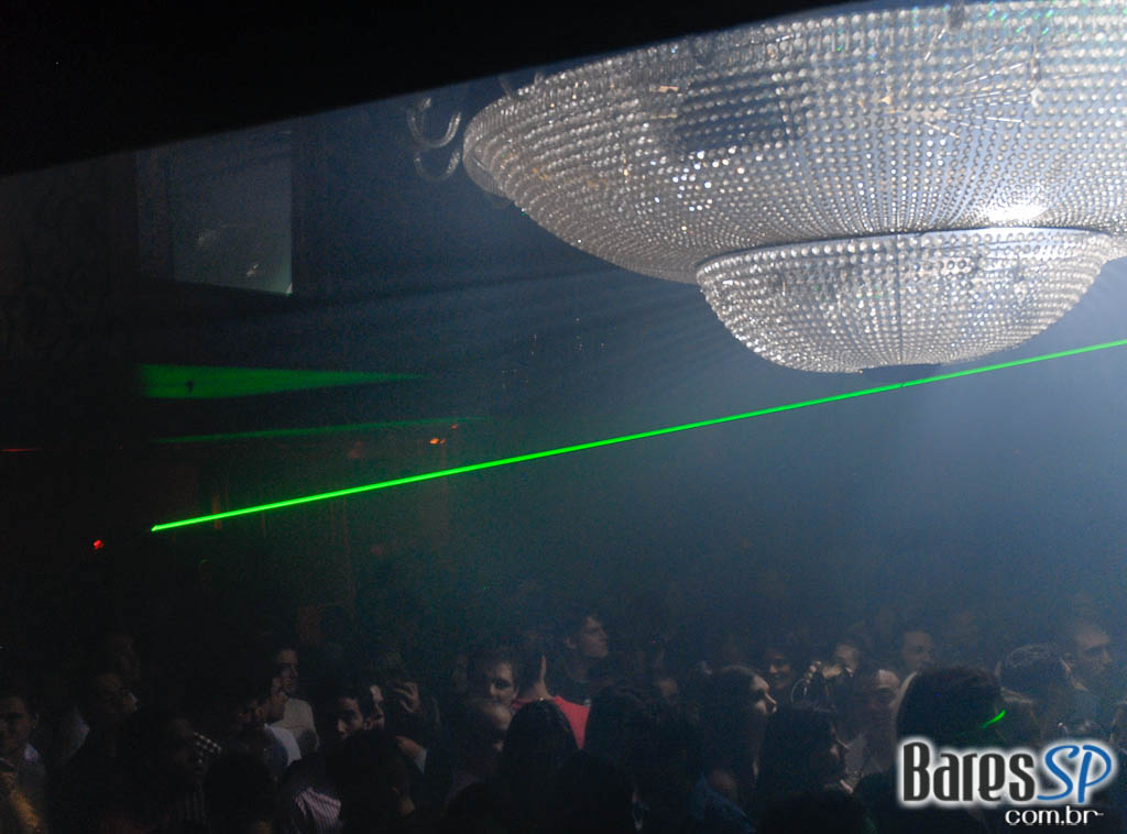 O badalado produtor francês Mitch L.J. foi atração da Kiss & Fly O badalado produtor francês Mitch L.J. foi atração da Kiss & Fly