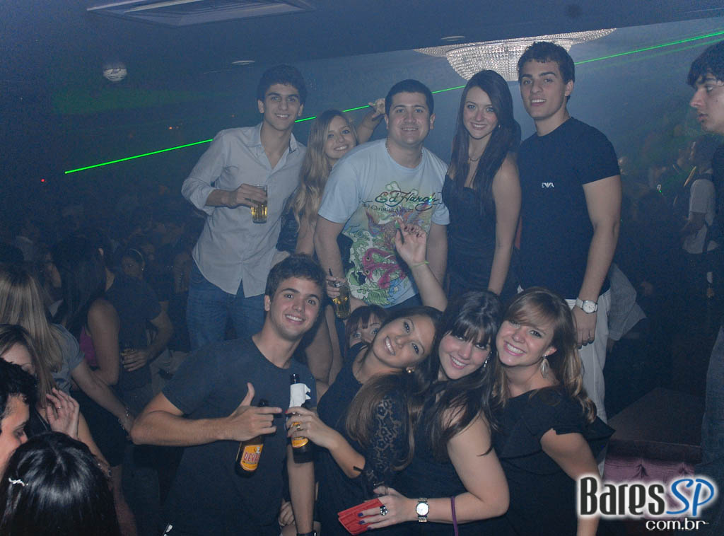 O badalado produtor francês Mitch L.J. foi atração da Kiss & Fly O badalado produtor francês Mitch L.J. foi atração da Kiss & Fly