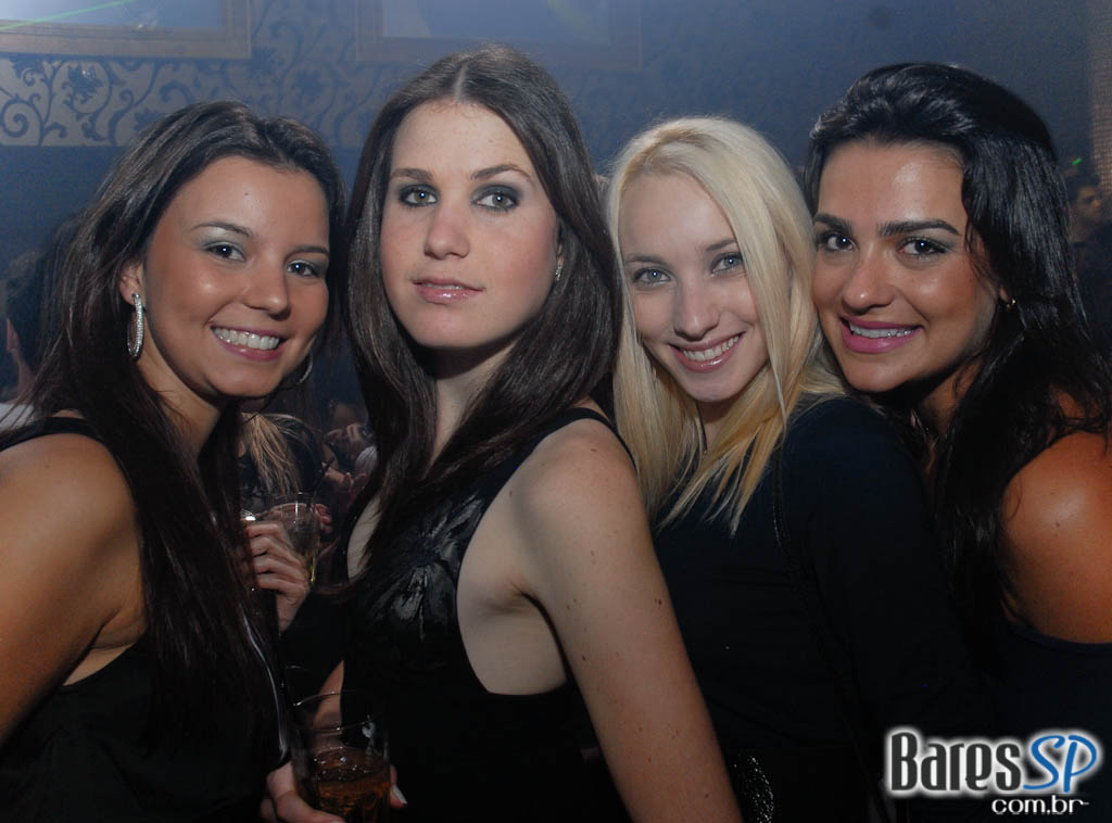 O badalado produtor francês Mitch L.J. foi atração da Kiss & Fly O badalado produtor francês Mitch L.J. foi atração da Kiss & Fly