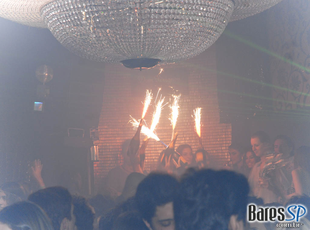 O badalado produtor francês Mitch L.J. foi atração da Kiss & Fly O badalado produtor francês Mitch L.J. foi atração da Kiss & Fly