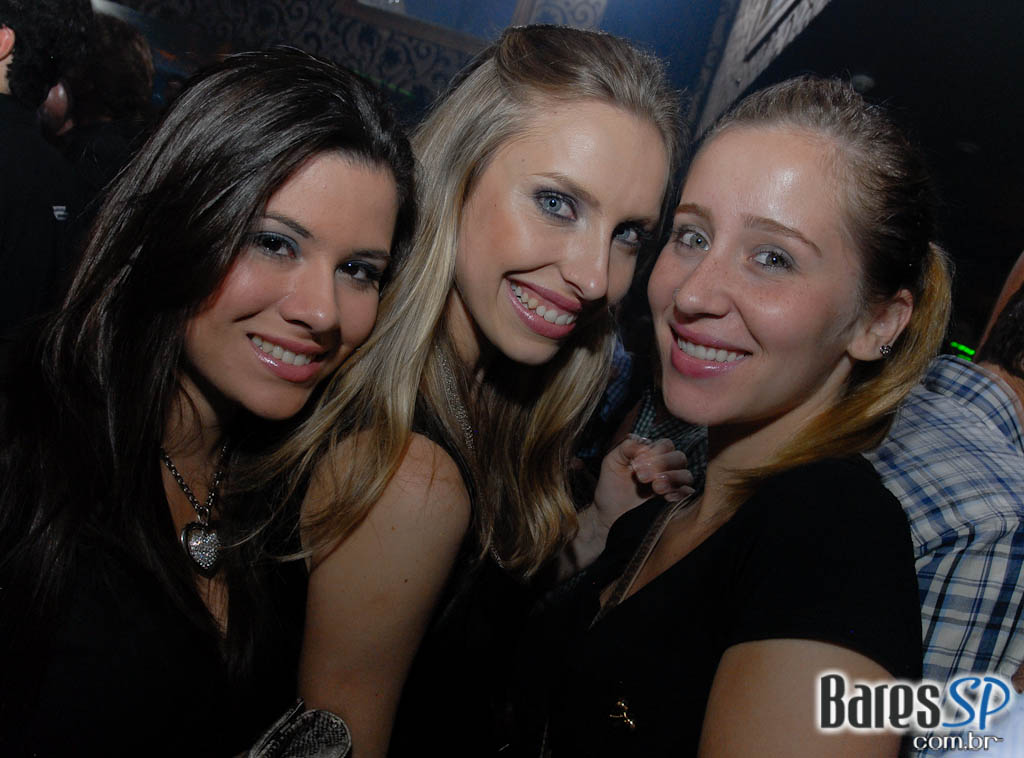 O badalado produtor francês Mitch L.J. foi atração da Kiss & Fly O badalado produtor francês Mitch L.J. foi atração da Kiss & Fly