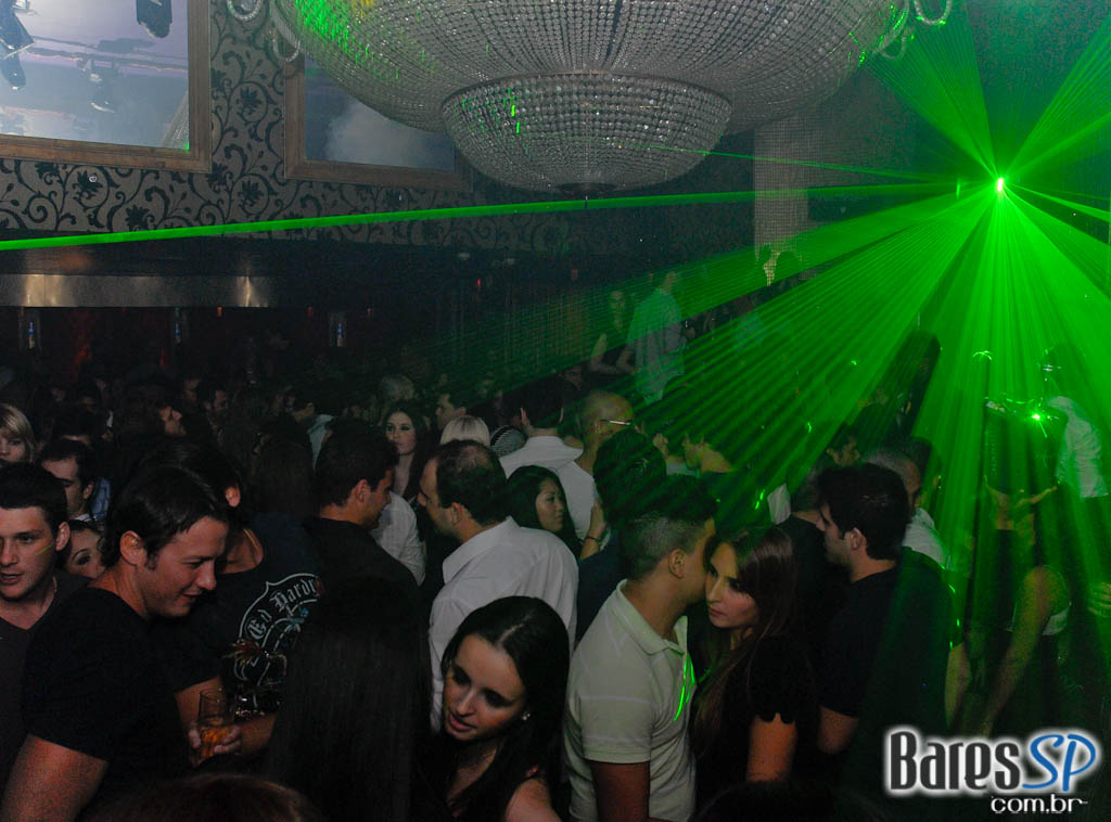 O badalado produtor francês Mitch L.J. foi atração da Kiss & Fly O badalado produtor francês Mitch L.J. foi atração da Kiss & Fly