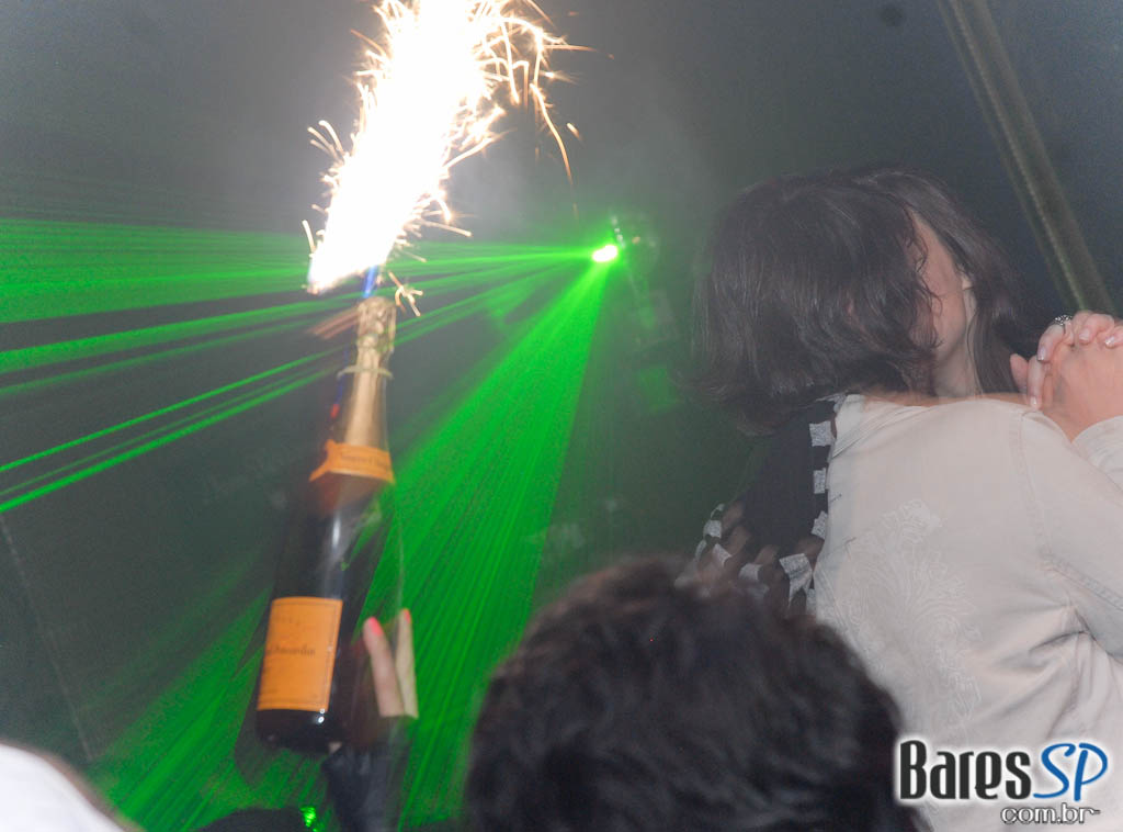 O badalado produtor francês Mitch L.J. foi atração da Kiss & Fly O badalado produtor francês Mitch L.J. foi atração da Kiss & Fly