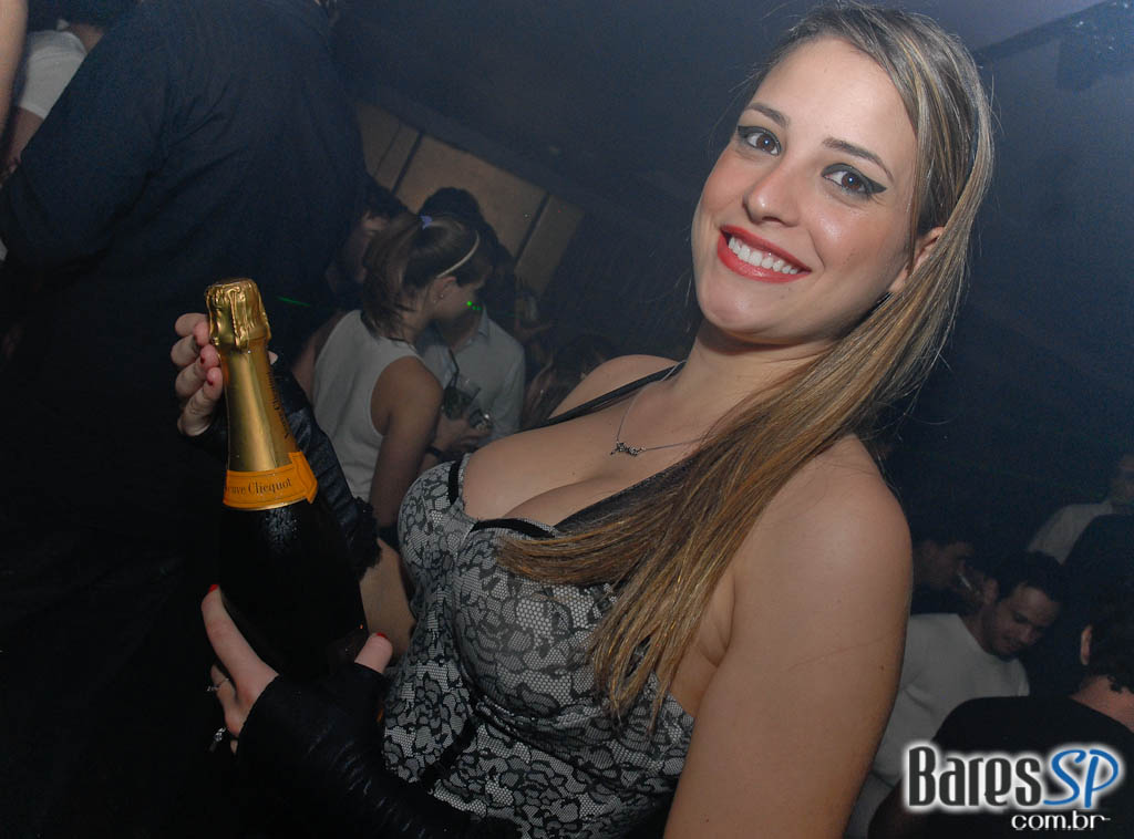 O badalado produtor francês Mitch L.J. foi atração da Kiss & Fly O badalado produtor francês Mitch L.J. foi atração da Kiss & Fly