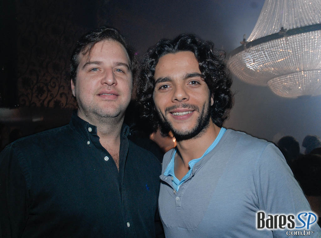 O badalado produtor francês Mitch L.J. foi atração da Kiss & Fly O badalado produtor francês Mitch L.J. foi atração da Kiss & Fly