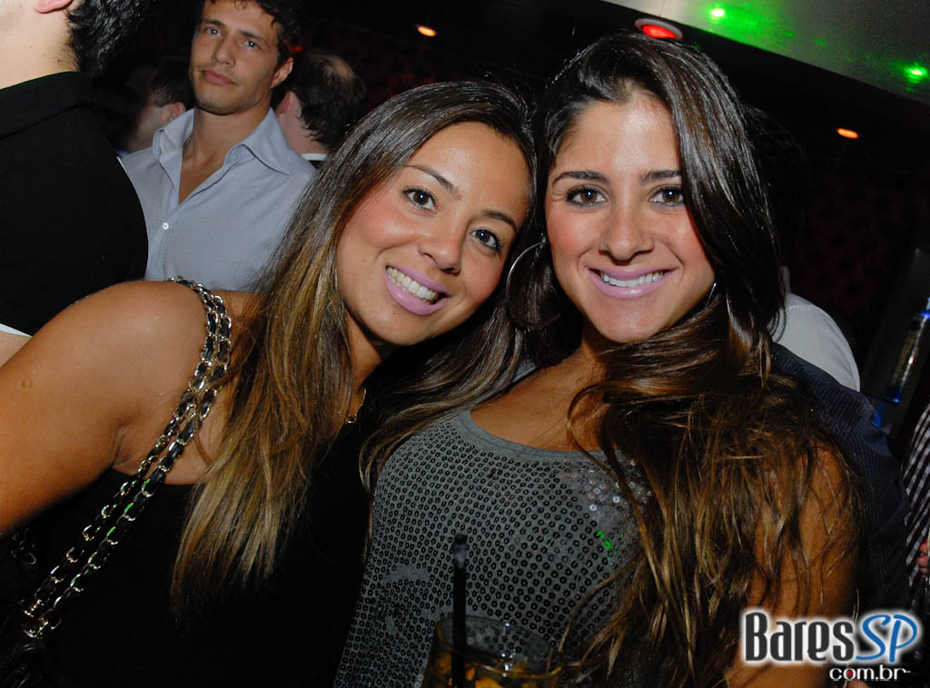 O badalado produtor francês Mitch L.J. foi atração da Kiss & Fly O badalado produtor francês Mitch L.J. foi atração da Kiss & Fly