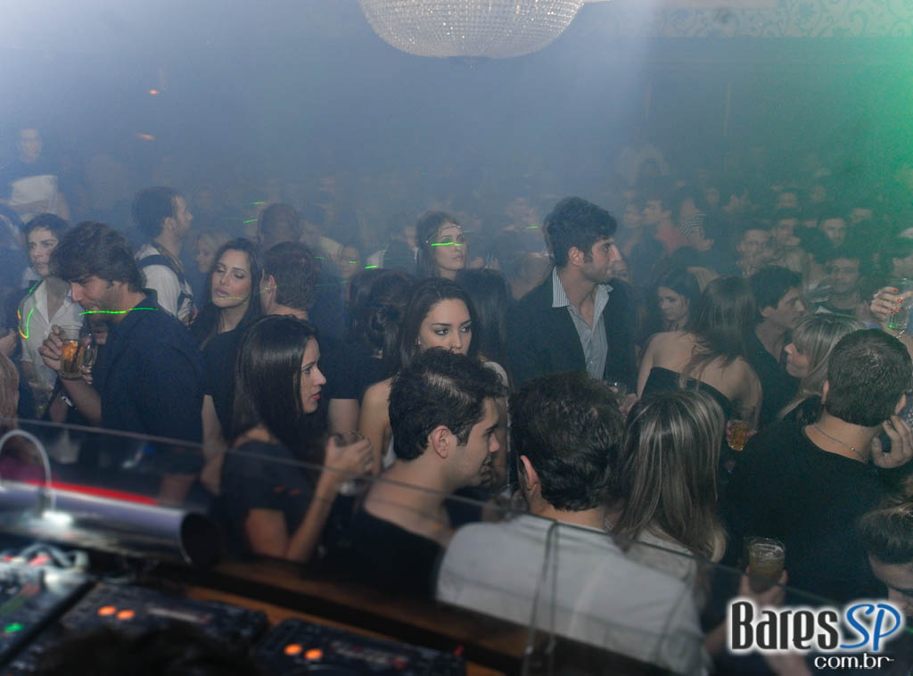 O badalado produtor francês Mitch L.J. foi atração da Kiss & Fly O badalado produtor francês Mitch L.J. foi atração da Kiss & Fly