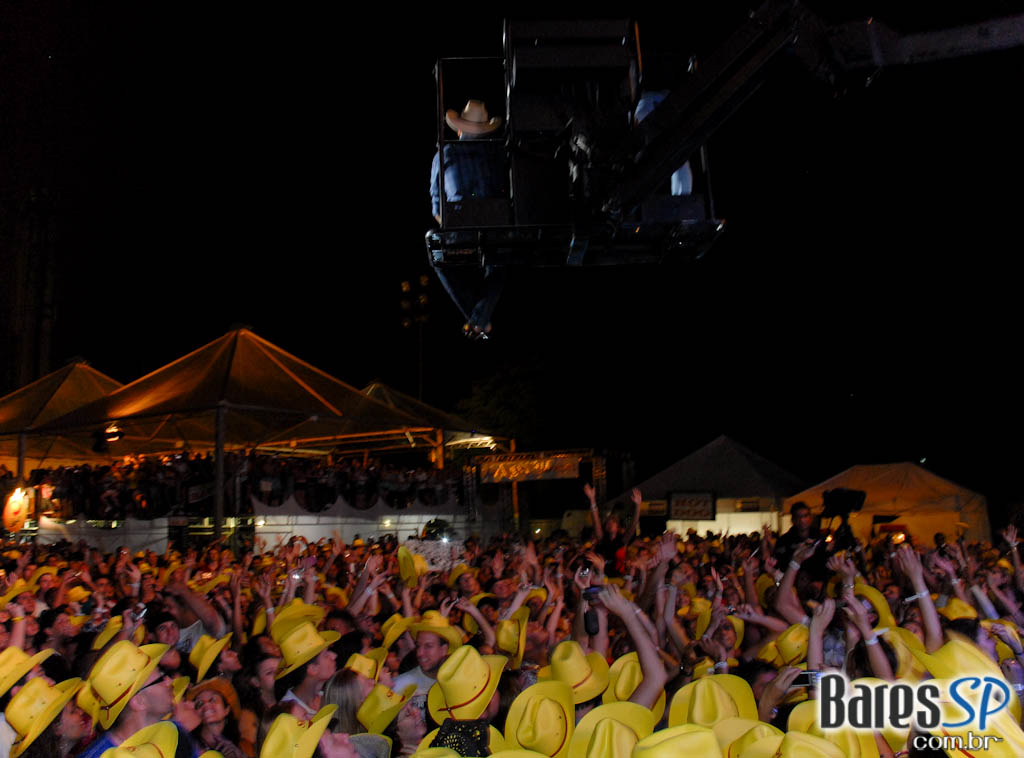 Jorge & Mateus, Cheiro de Amor, Jeito Moleque e muito mais na festa Planeta Universitário no Anhembi Jorge & Mateus, Cheiro de Amor, Jeito Moleque e muito mais na festa Planeta Universitário no Anhembi