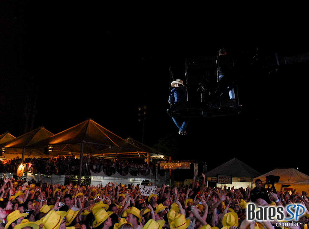Jorge & Mateus, Cheiro de Amor, Jeito Moleque e muito mais na festa Planeta Universitário no Anhembi Jorge & Mateus, Cheiro de Amor, Jeito Moleque e muito mais na festa Planeta Universitário no Anhembi