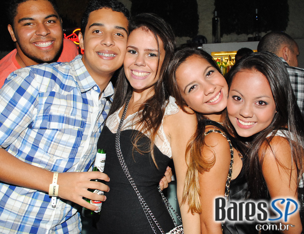 Café de La Musique agita a noite com as últimas novidades das pistas Café de La Musique agita a noite com as últimas novidades das pistas