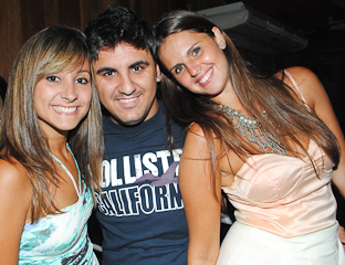 Feijoada e grandes atrações no sábado da Casa do Samba no Itaim