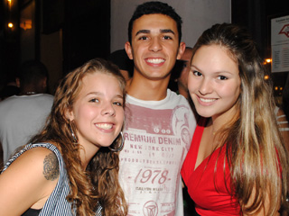 Aldeia da Villa tem domingo agitado com pagode e futebol