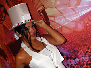 Skol Sensation faz encontro para imprensa