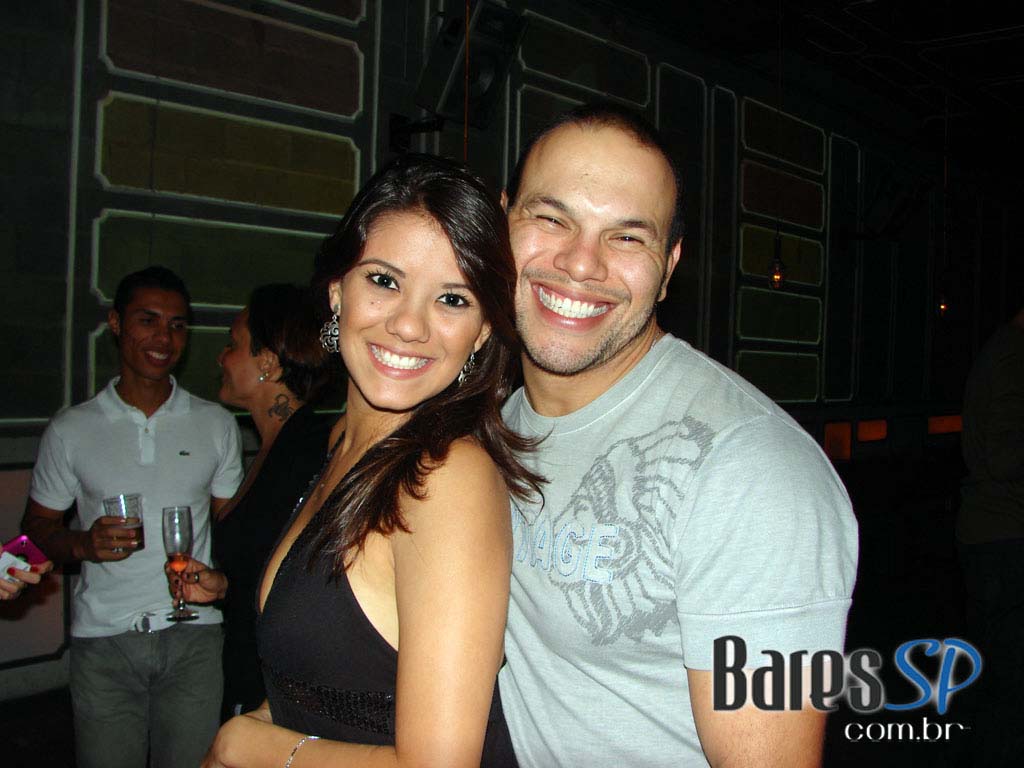 Sonique Bar recebeu a dupla 2 become 1 na quinta-feira Sonique Bar recebeu a dupla 2 become 1 na quinta-feira